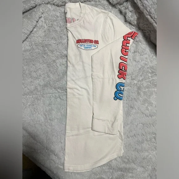 NWOT Unisex Hollister “The Co Stands For Comfort” Couch Graphic Long Sleeve - Picture 2 of 12